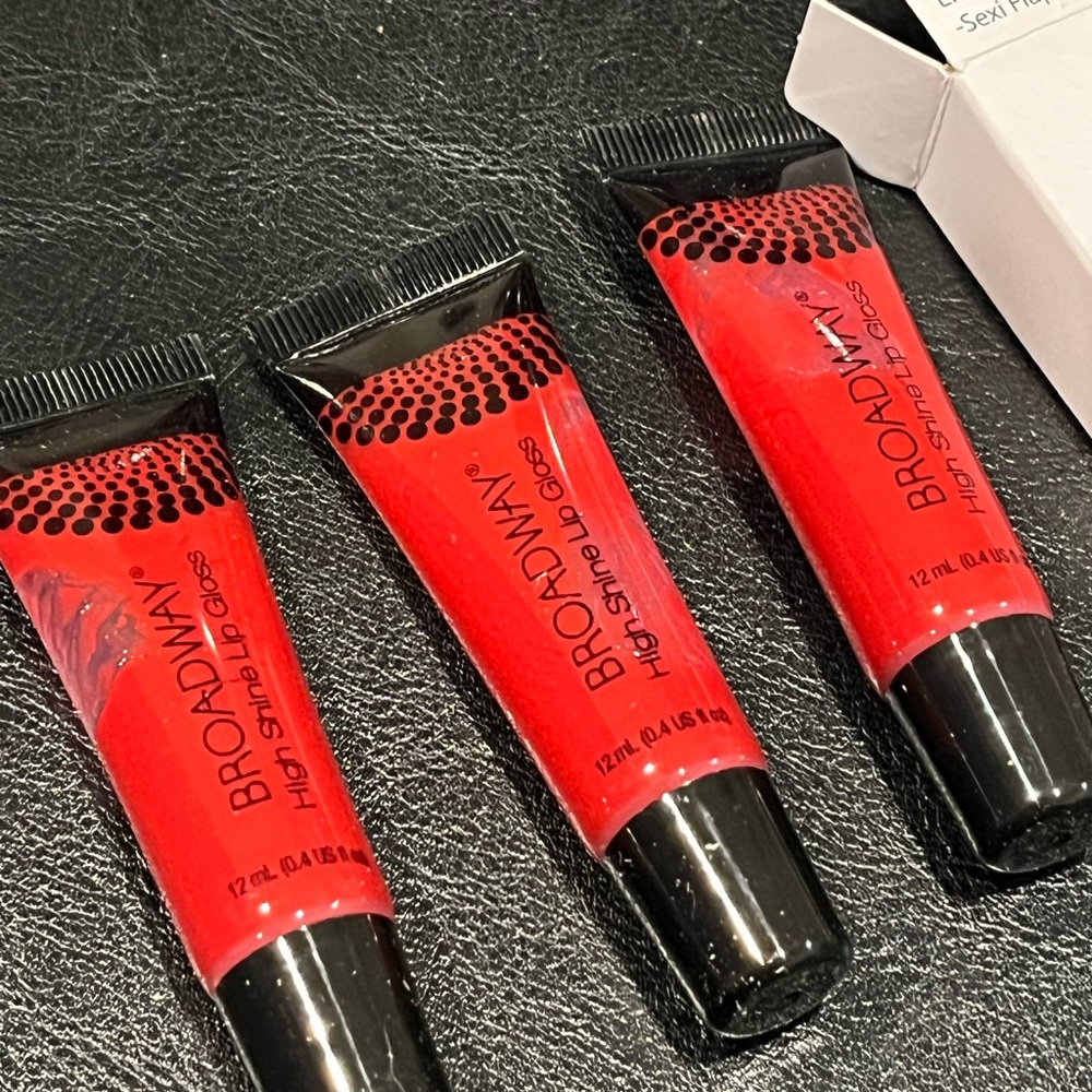 Broadway Sexy Flapper Red Lip Gloss Set of 3 vibrant lips - Picture 3 of 5